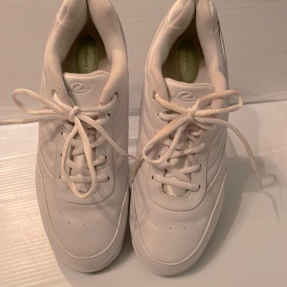 Easy Spirit Women's Beige Leather Walking Shoes Stars size 10 EUC - Picture 10 of 12